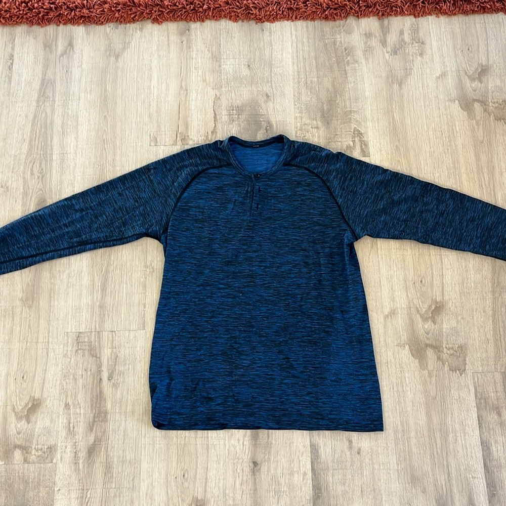 Men’s large Lululemon metal vent tech Henley
